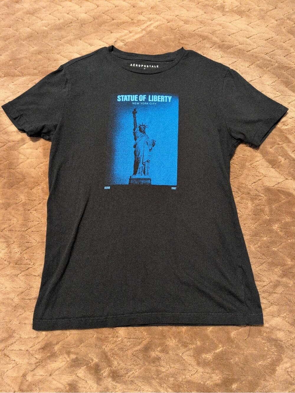 Aeropostale Statue of Liberty New York City Graphic T-Shirt Size S